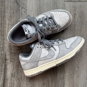Nike Dunk Low Sneakers